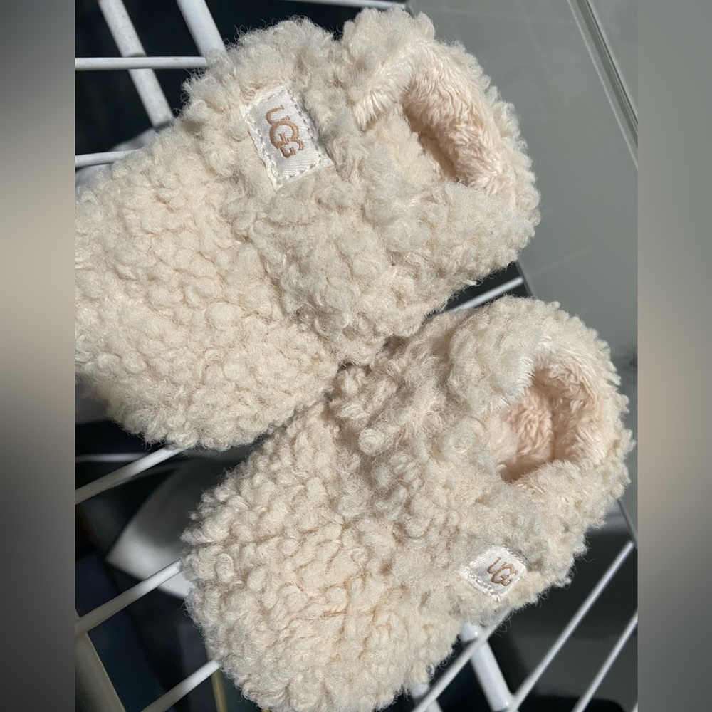 UGG Bixbee bootie